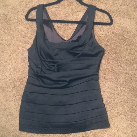 Express Tops - ‼️5 for $20‼️ NWOT FLATTERING ruched black top